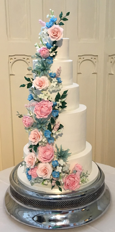 Wedding Cakes and Celebration Cakes by Catherine Scott