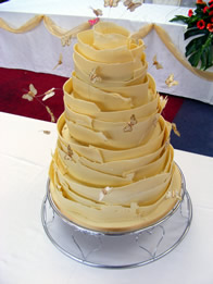 Real Roses Piled On Top Of Cake Real Roses Piled On Top Of Cake