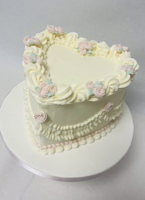 Lambeth design piped buttercream cake