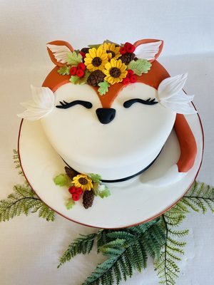 Phoebe the Fox beginners cake decorating class cake