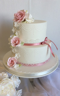 Two-tier wedding cake course