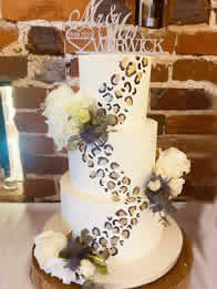 Buttercream wedding cake by Catherine Scott