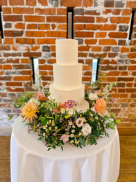 Buttercream wedding cake by Catherine Scott