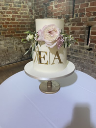 Buttercream wedding cake by Catherine Scott