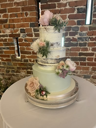 Buttercream wedding cake by Catherine Scott