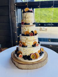 Buttercream wedding cake by Catherine Scott