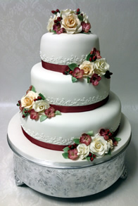 Contemporary wedding cake by Catherine Scott