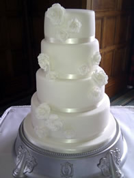 Contemporary wedding cake by Catherine Scott