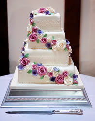 Contemporary wedding cake by Catherine Scott