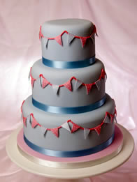Contemporary wedding cake by Catherine Scott