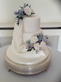 Contemporary wedding cake by Catherine Scott