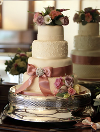 Contemporary wedding cake by Catherine Scott