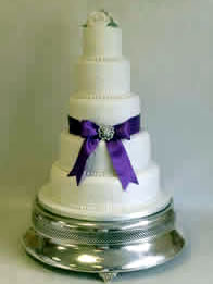 Contemporary wedding cake by Catherine Scott