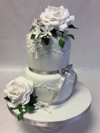 Contemporary wedding cake by Catherine Scott