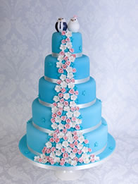 Contemporary wedding cake by Catherine Scott