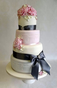 Contemporary wedding cake by Catherine Scott