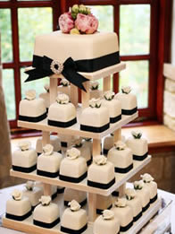 Wedding cupcakes by Catherine Scott